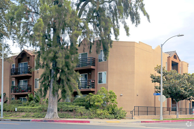Building Photo - Fulton Gardens