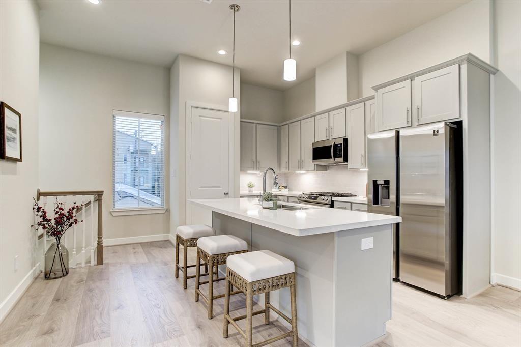 Foto principal - 1311 Reinerman St