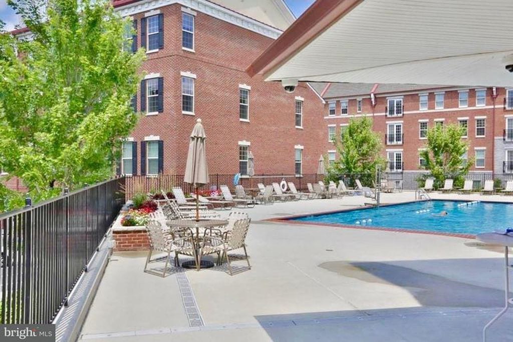 Primary Photo - 209 Commodore Court