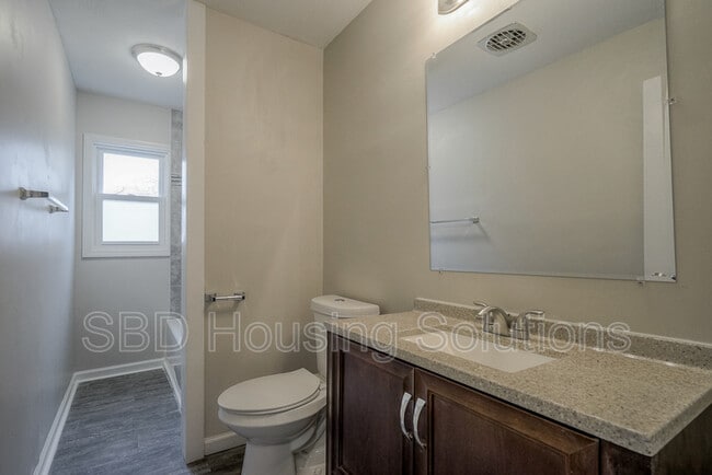 Building Photo - 9404 E 80 Terrace