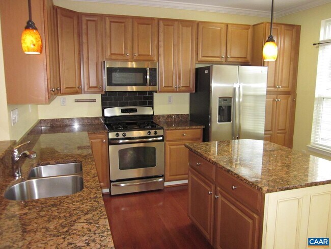 Foto del edificio - 2130 Lockwood Dr