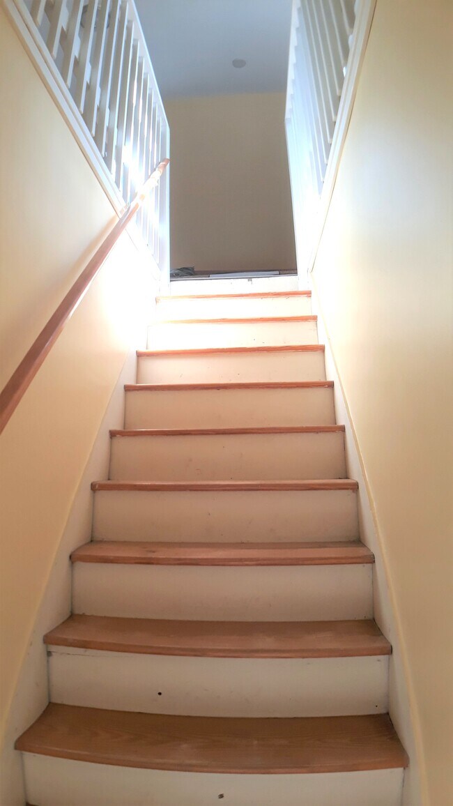 121 River St Unit 3, Montpelier, VT 05602 Apartments in Montpelier