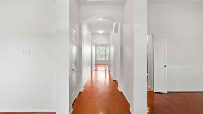 Building Photo - 20910 Deauville Dr