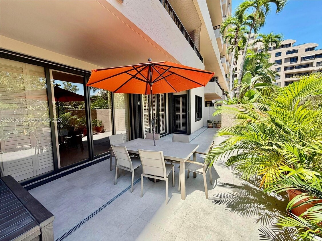 Building Photo - 251 Crandon Blvd