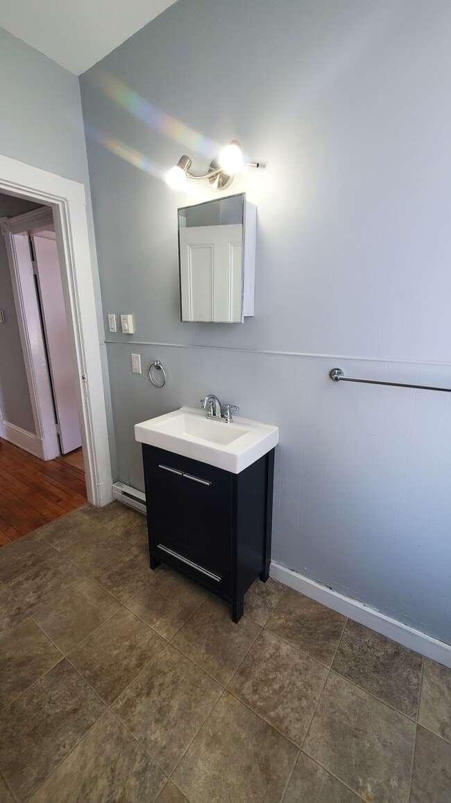 Building Photo - 459 High St