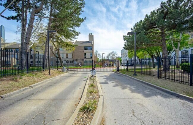 Foto del edificio - 600 NW 4th St