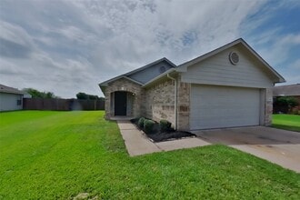 Building Photo - 16507 Lazy Ridge Rd