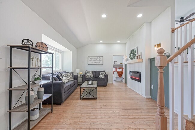 Foto del edificio - 411 Greenview Dr