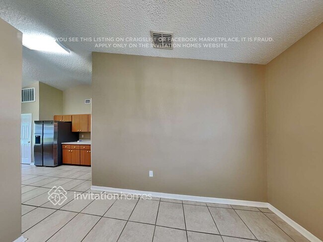 Foto del edificio - 1050 Summer Glen Dr