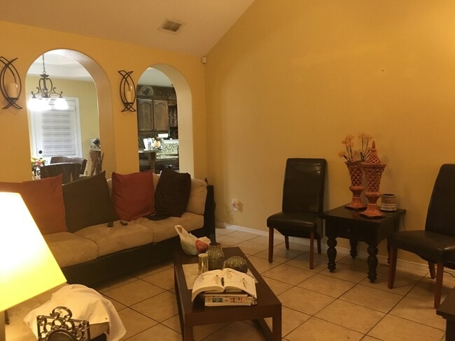 Building Photo - 1923 Largo St