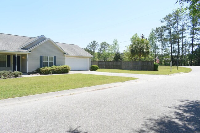 Building Photo - 1823 Liz Ln NE