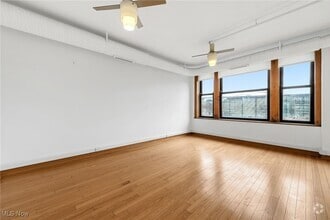 Building Photo - 2077 E 4th St