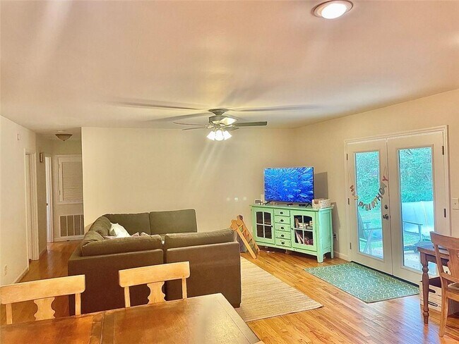 Building Photo - 225 Mayfield Cir