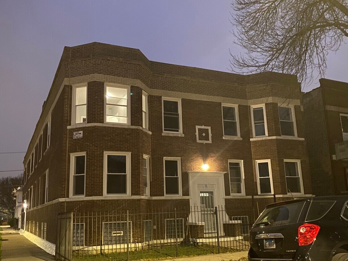 Primary Photo - 6603 S Bishop St