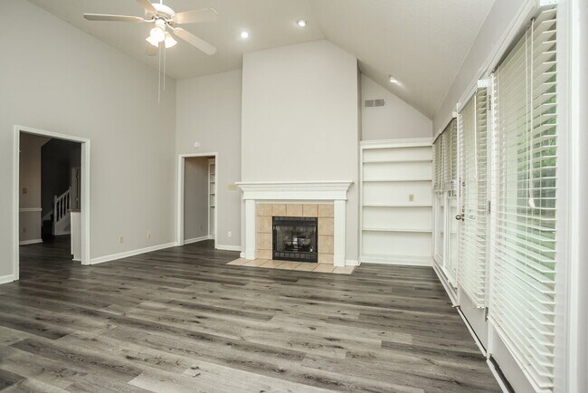 Building Photo - 9336 Starcross Ave