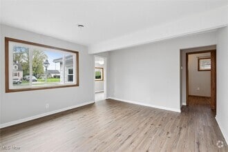 Building Photo - 4411 Kenmore Ave