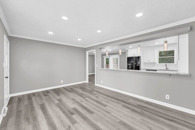 Foto del edificio - Wonderful 3 bed 2 bath with a modern interior