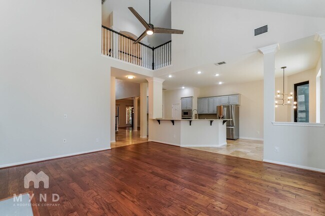 Building Photo - 14713 Calaveras Dr