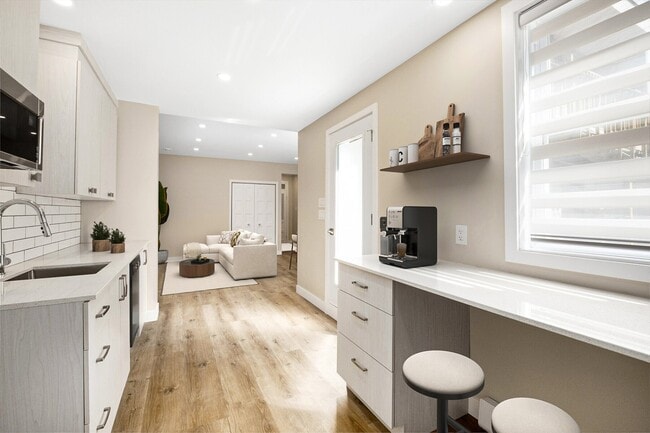 Building Photo - 284 Turgeon St