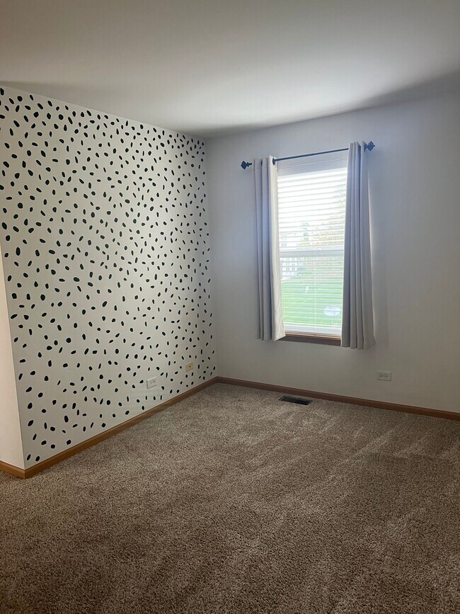 1466 Waterside Dr Unit Waterside, Dekalb, IL 60115 Condo for Rent in