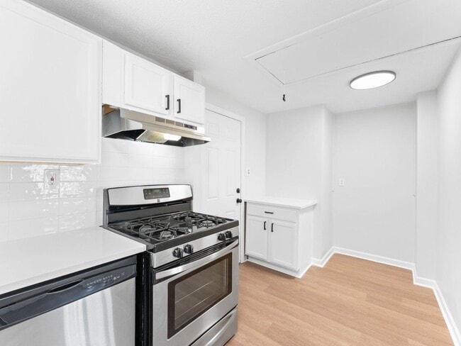 Foto del edificio - Charming 3-Bedroom Home with Full Basement & Backyard in Lumberton Township