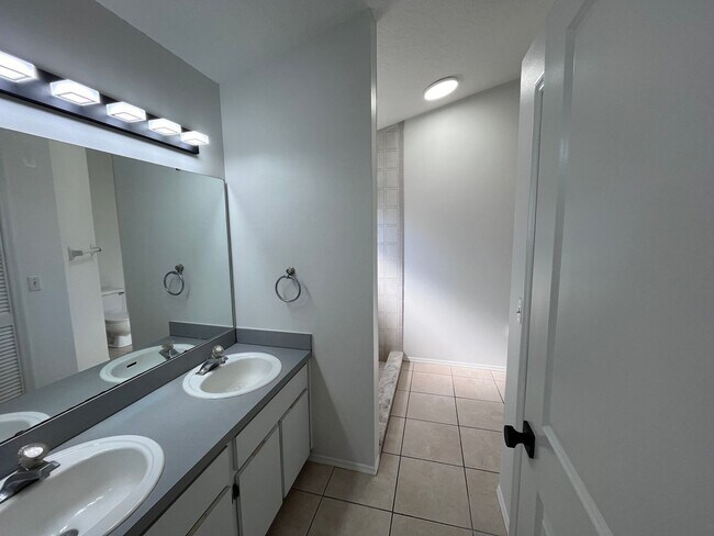 Building Photo - 109 Crossbryn Ct
