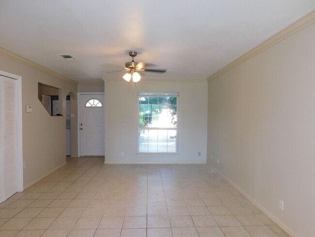 Building Photo - 7322 Oak Manor Dr