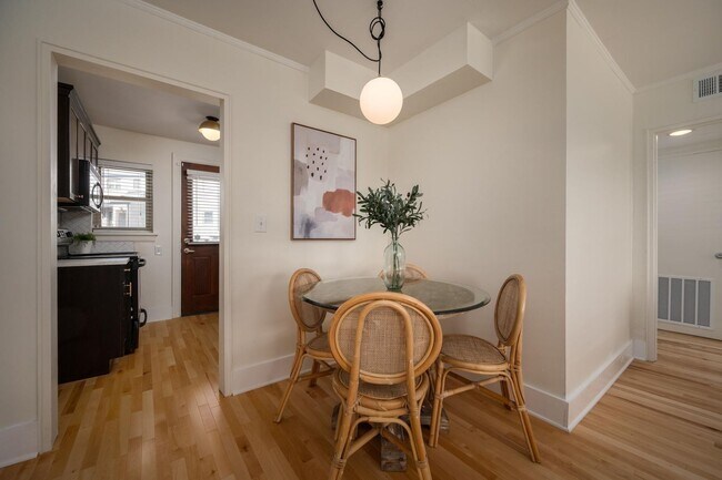 Foto del edificio - 2831 Hillside Dr