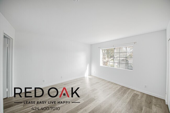 Foto del edificio - Lovely Two Bedroom with Spacious Rooms, St...