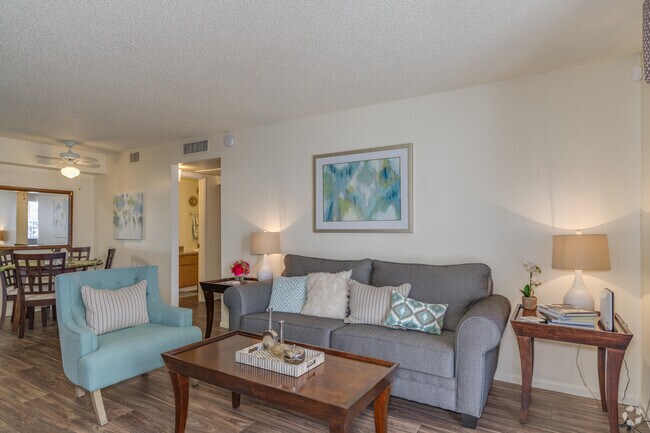 2 habitaciones, 2 baños, 900 pies cuadrados, sala de estar - Willow Creek