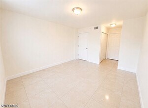 Building Photo - 1265 Wildwood Lakes Blvd