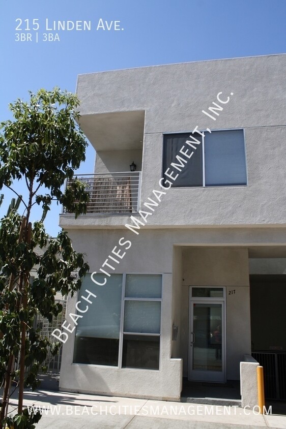 Primary Photo - 3 Bedroom Townhome. 3 Levels of contempora...