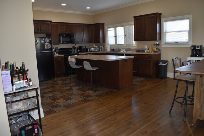 Foto del edificio - 835 Cherry St SE