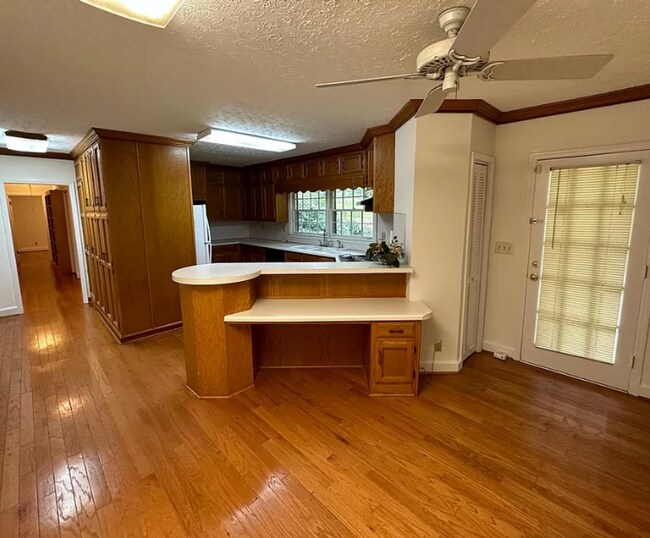Building Photo - Ranch home in Lilburn.  Parkview School Di...