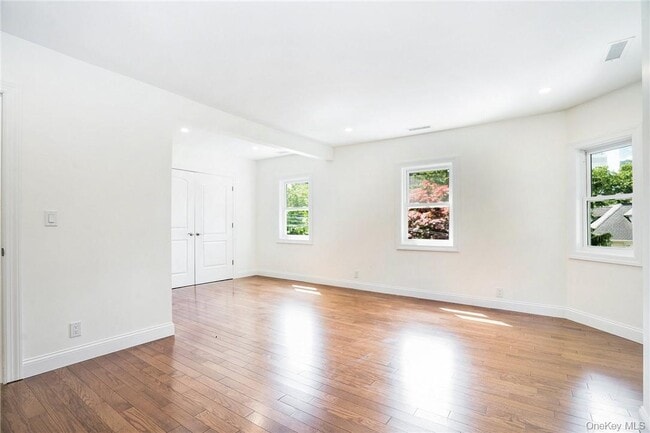 Building Photo - 49 Rockledge Ave