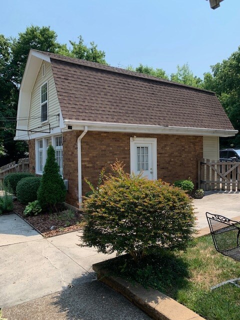 Cottage - 1328 Chestnut St