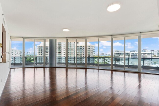 Foto del edificio - 5959 Collins Ave