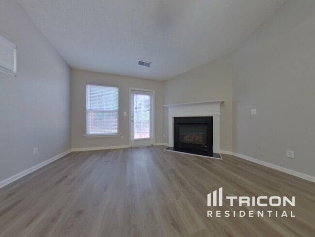 Building Photo - 433 Topaz Dr
