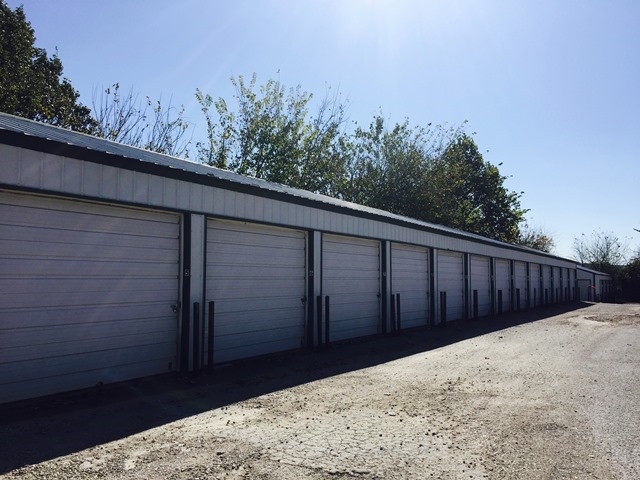 Building Photo - 208-212 E Highway 215