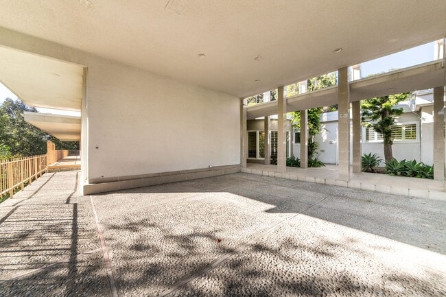 Foto del edificio - Alto Cedro Estate Lease