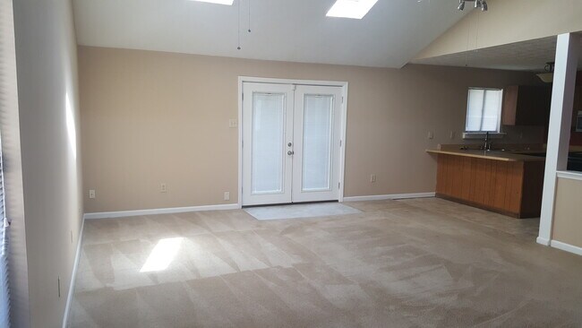 Foto del edificio - 3441 Royal Wood Rd