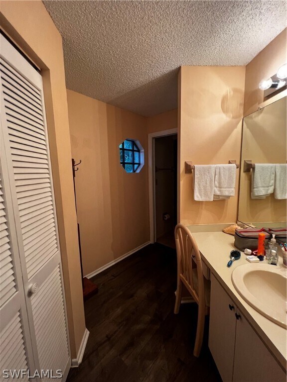 Foto del edificio - 9623 Eaton Gardens Ln