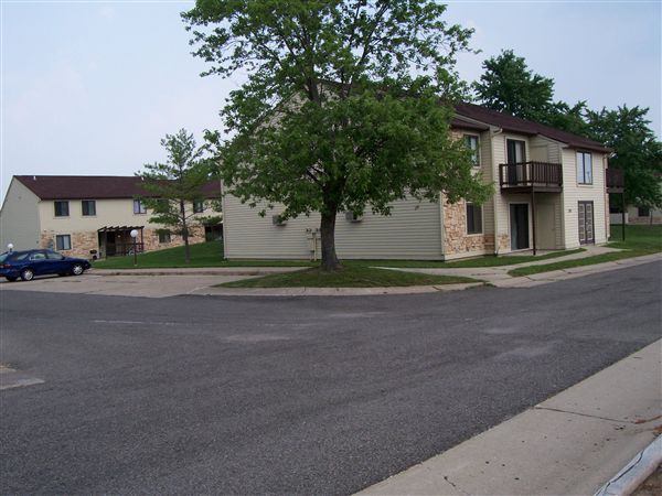 Primary Photo - 1100 Huron Way