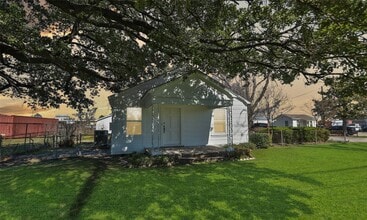 Building Photo - 14742 Hempstead Rd