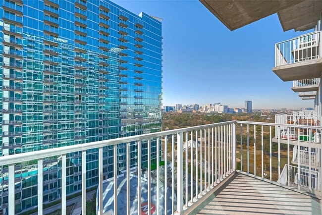 Building Photo - 5925 Almeda Rd