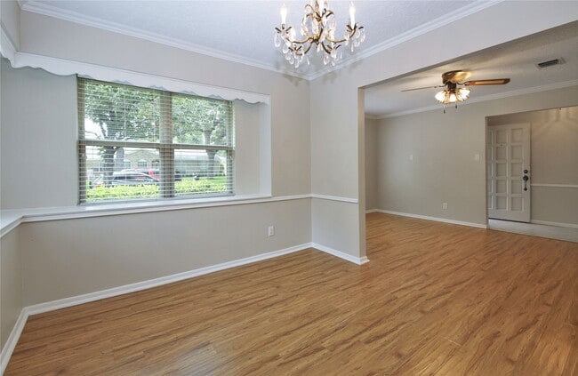 Building Photo - 2315 Eaglerock Dr