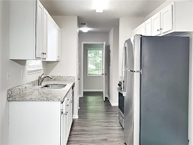 Building Photo - 244 Hale Haven Dr