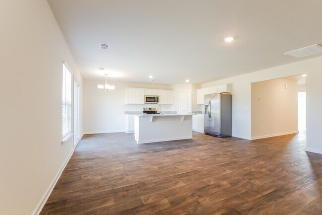 Building Photo - 123 King Buck Drive