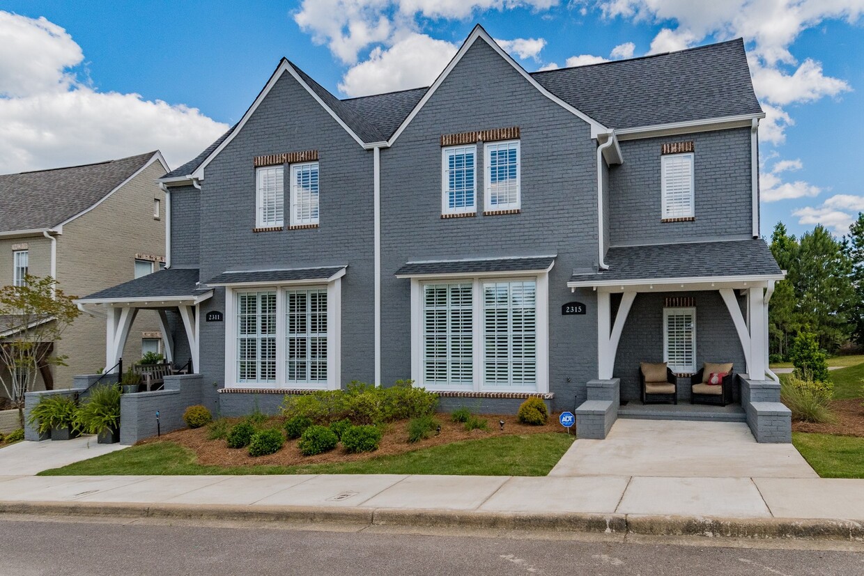 Foto principal - 2315 Village Center St. (Ross Bridge)
