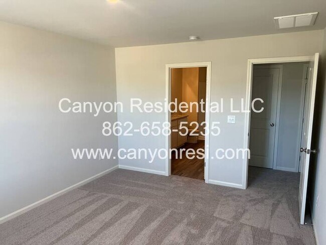 Foto del edificio - BRAND NEW single family house!3bedrooms